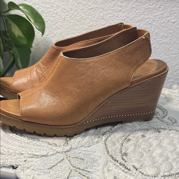 EUC Sorel After Hours Slingback Wedges - Picture 5 of 15